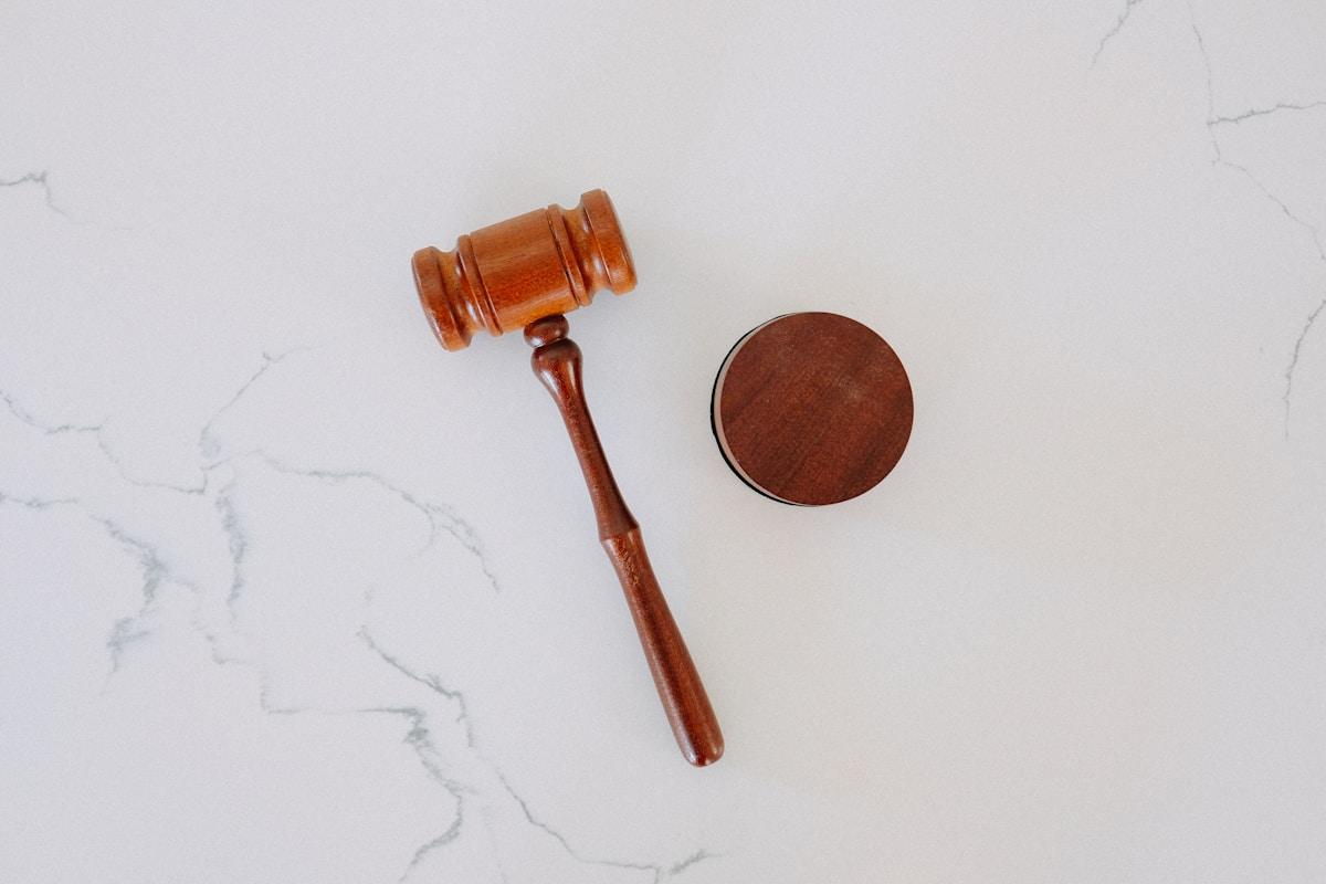 Scales of justice on a desk symbolising impartial expert testimony